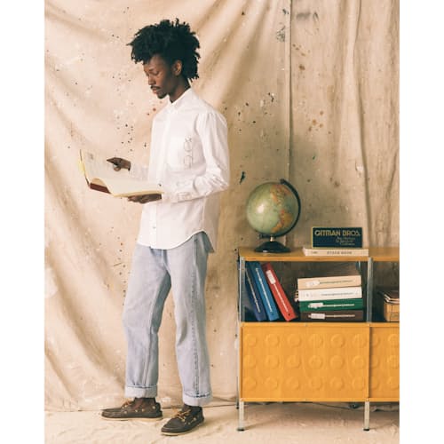 on model image of Classic American Vintage Slim Oxford Shirt