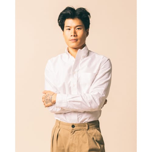 on model image of Classic American Vintage Slim Oxford Shirt