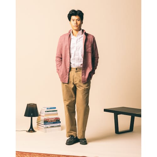 on model image of Classic American Vintage Slim Oxford Shirt