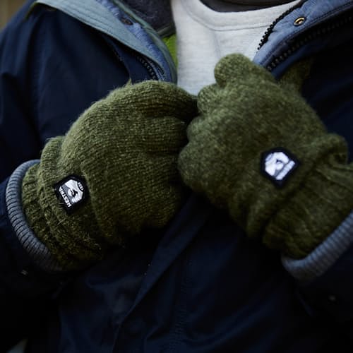 lifestyle image of Basic Wool Glove