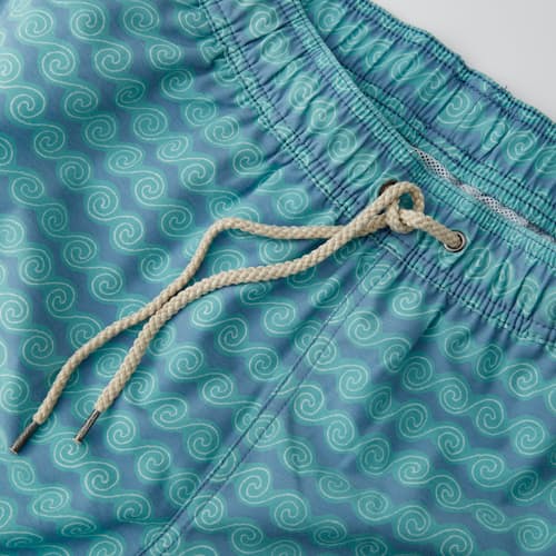 lifestyle image of Beacon Trunk - 7"