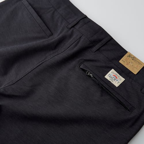 lifestyle image of All Day 4-Way Stretch Shorts - 9"