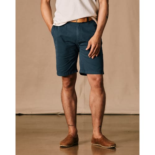 on model image of 365 Short - 9"