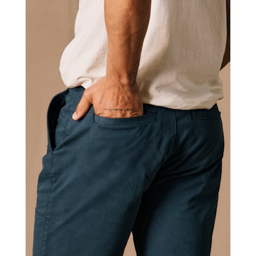 on model image of 365 Short - 9"