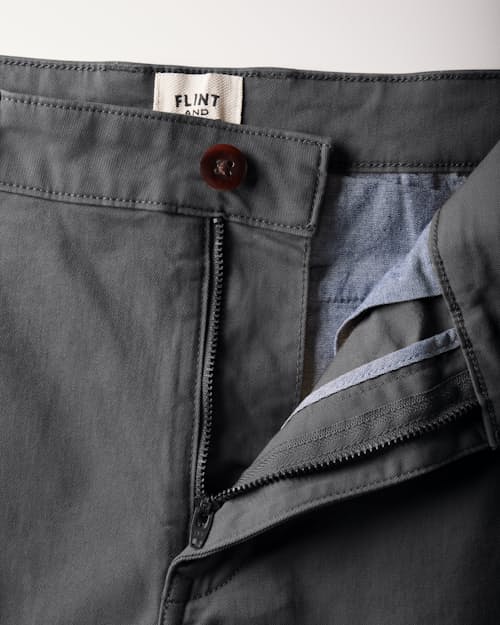 laydown detail image of 365 Chino Short - 7"