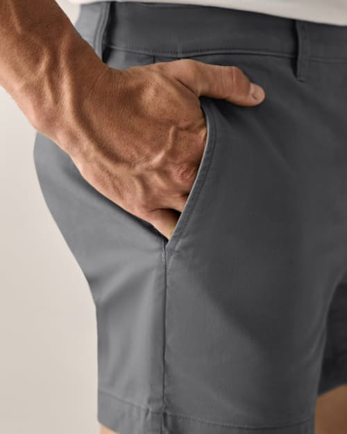 on model image of 365 Chino Short - 7"