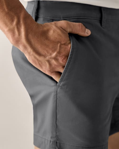 on model image of 365 Chino Short - 7"