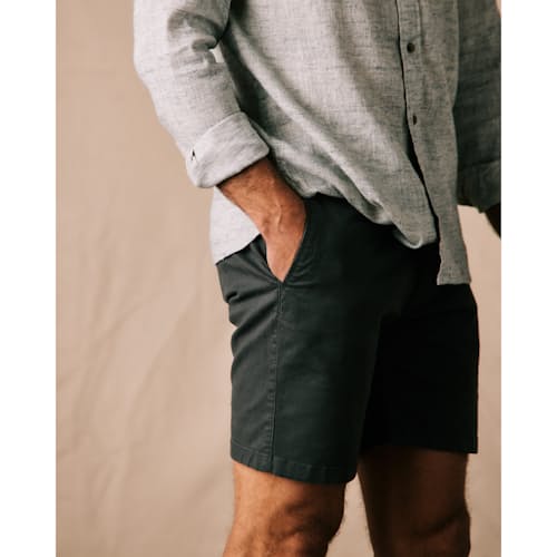 on model image of 365 Short - 7"