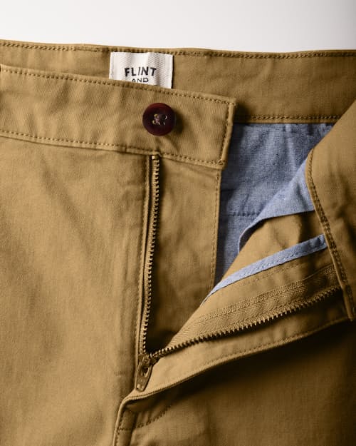 laydown detail image of 365 Chino Short - 7"
