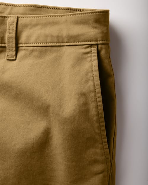 laydown detail image of 365 Chino Short - 7"