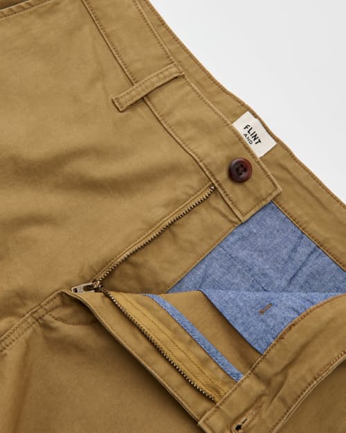 laydown detail image of 365 Chino Short - 7"