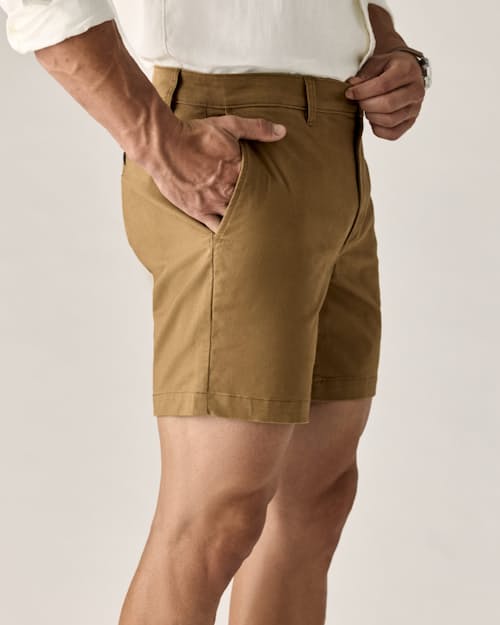 on model image of 365 Chino Short - 7"