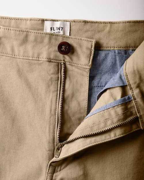 laydown detail image of 365 Chino Short - 7"