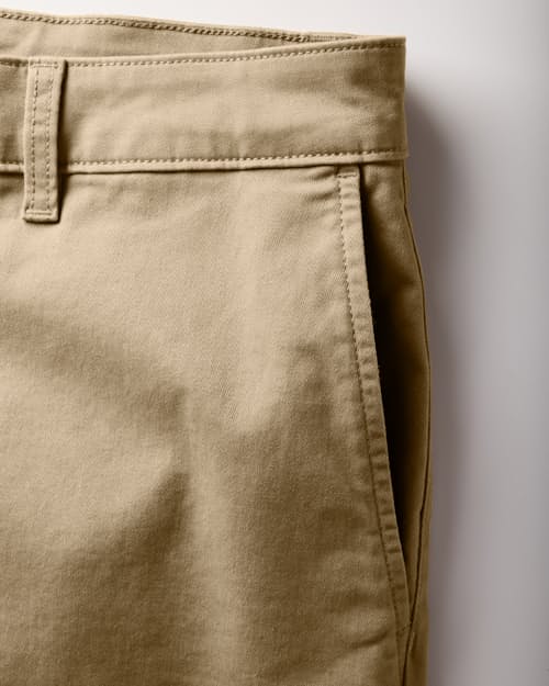 laydown detail image of 365 Chino Short - 7"