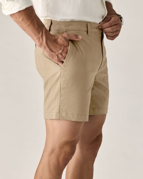 on model image of 365 Chino Short - 7"