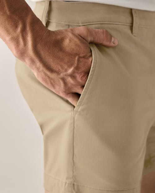 on model image of 365 Chino Short - 7"