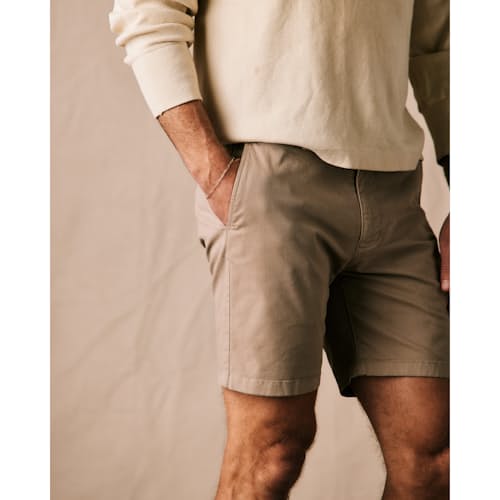 on model image of 365 Short - 7"