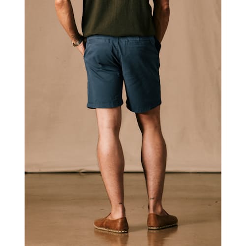 on model image of 365 Short - 7"