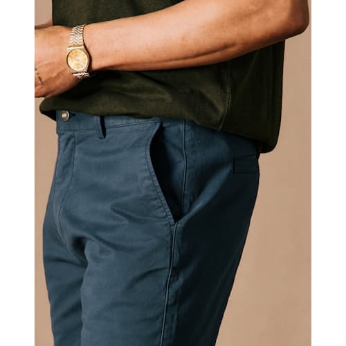 on model image of 365 Short - 7"