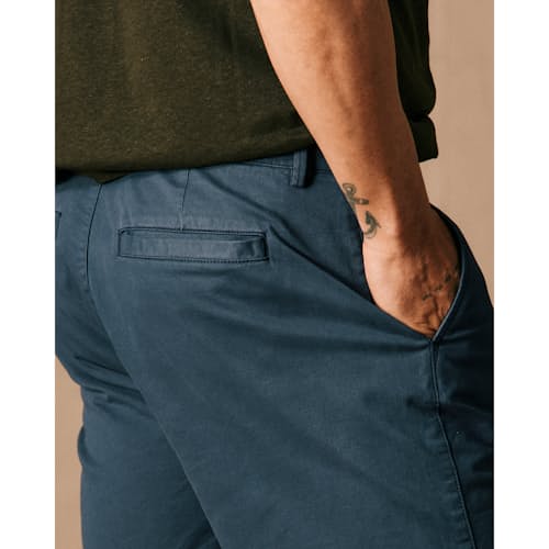 on model image of 365 Short - 7"