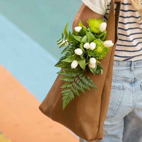 lifestyle image of Women's Ward Reversible Shoulder Bag