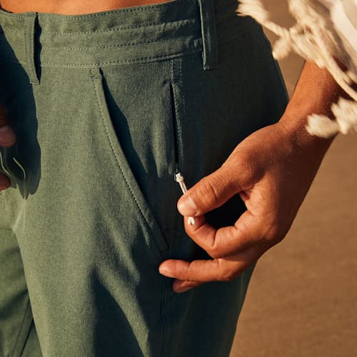 lifestyle image of Hybrid Cruiser Short - 7.5"