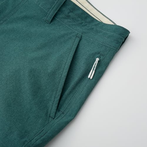lifestyle image of Hybrid Cruiser Short - 9"