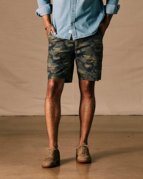 on model image of Flyweight Flex Short - 8.5"