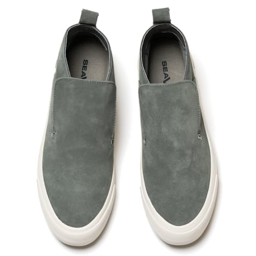 laydown image of Huntington Middie Sneaker