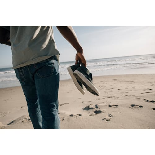 laydown image of Huntington Middie Sneaker