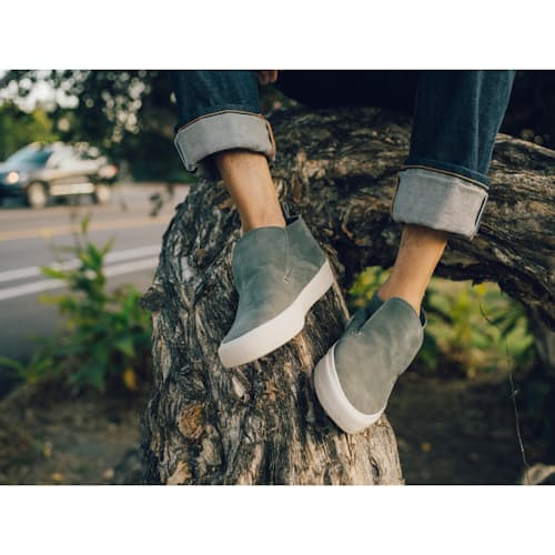 laydown image of Huntington Middie Sneaker