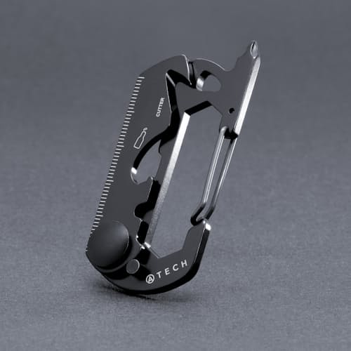 lifestyle image of Multi-Tool 10-in-1 Carabiner