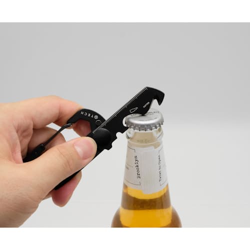 lifestyle image of Multi-Tool 10-in-1 Carabiner