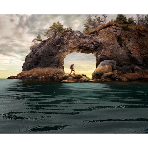 lifestyle image of InReach Mini 2