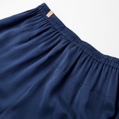 laydown detail image of Women's Washable Silk High Rise Pant Set