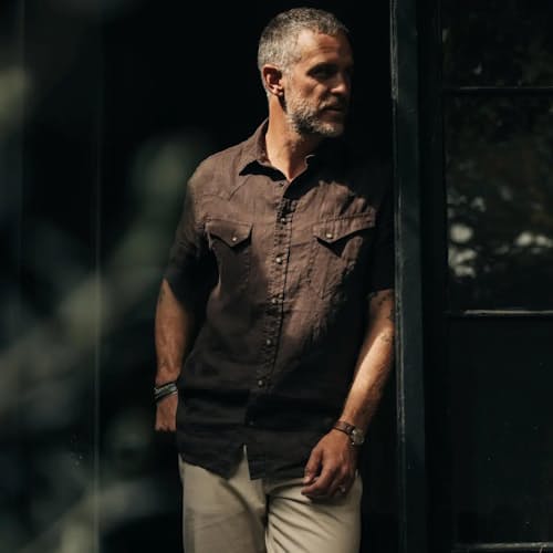 lifestyle image of The Western Linen Short Sleeve Shirt