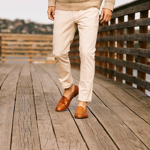 lifestyle image of Dartflex Loafer