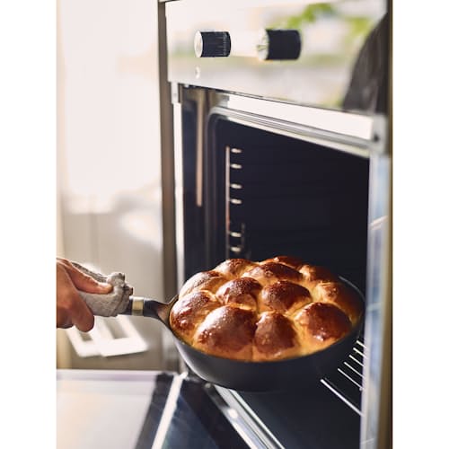 laydown image of Oven-Safe Skillet + Stainless Steel Lid - 9.4"