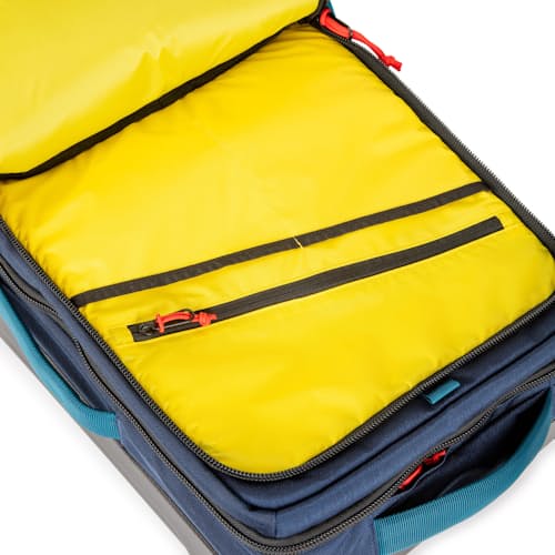 laydown image of Global Travel Bag Rolling Luggage 44L