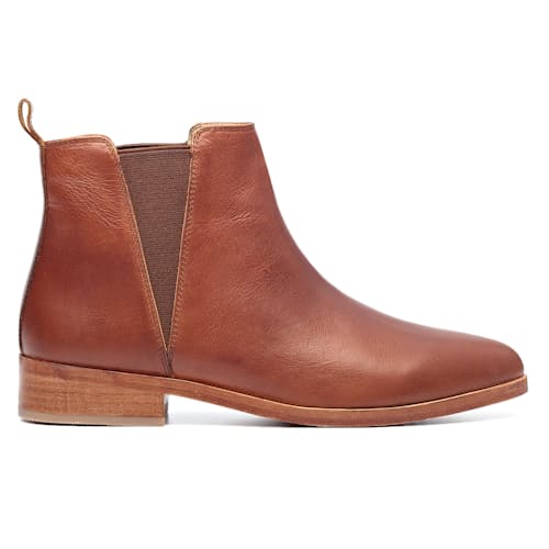 laydown image of Chelsea Boot - Women's