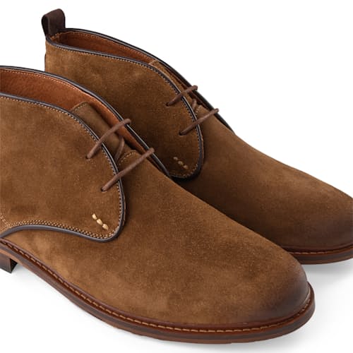 laydown image of Dalton Suede Chukka