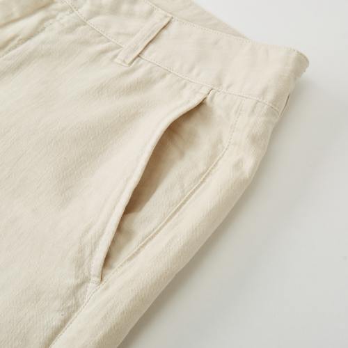 laydown image of Cotton Linen Short - 9"
