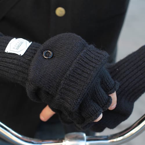 laydown image of Melange Ragg Wool Glommit