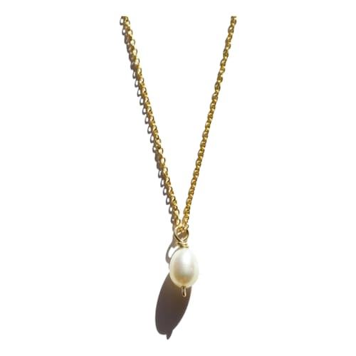 laydown image of Women's Small Pearl Necklace