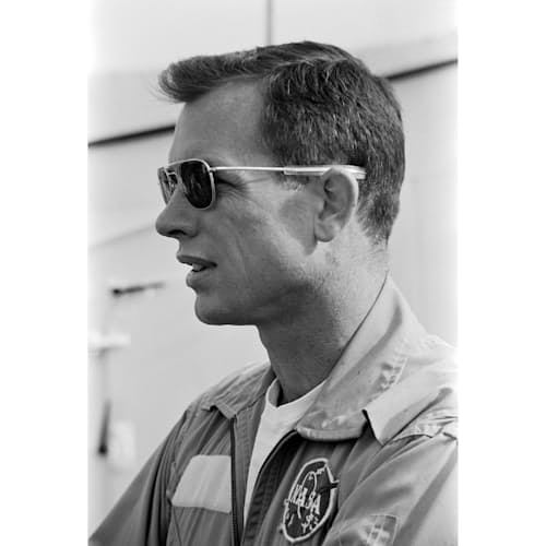 laydown image of Original Pilot - FG-58 Sunglasses