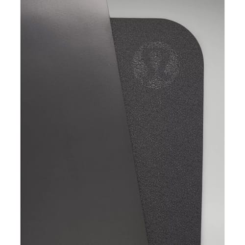laydown image of The Mat 5MM