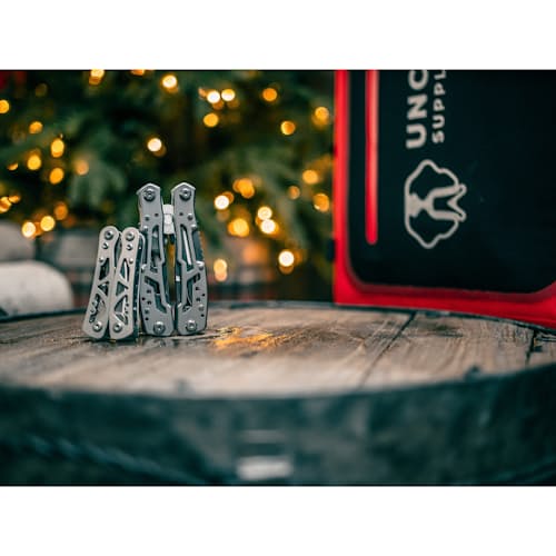 lifestyle image of Multitool Pro