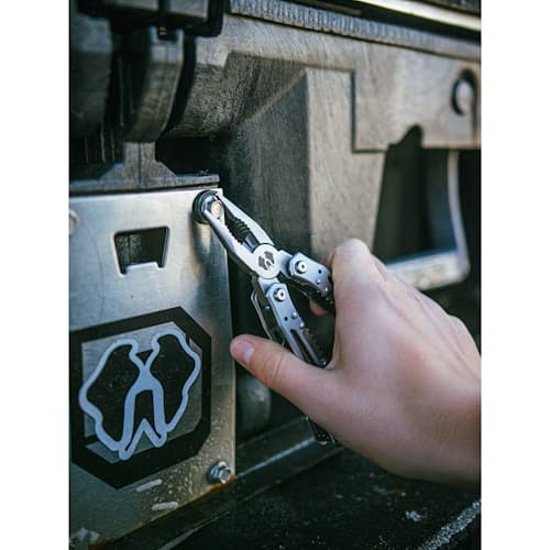 lifestyle image of Multitool Pro