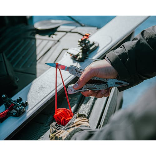 lifestyle image of Multitool Pro