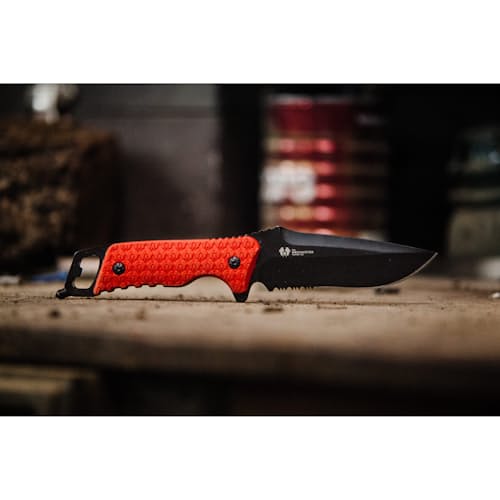 lifestyle image of Empire Pocket Knife